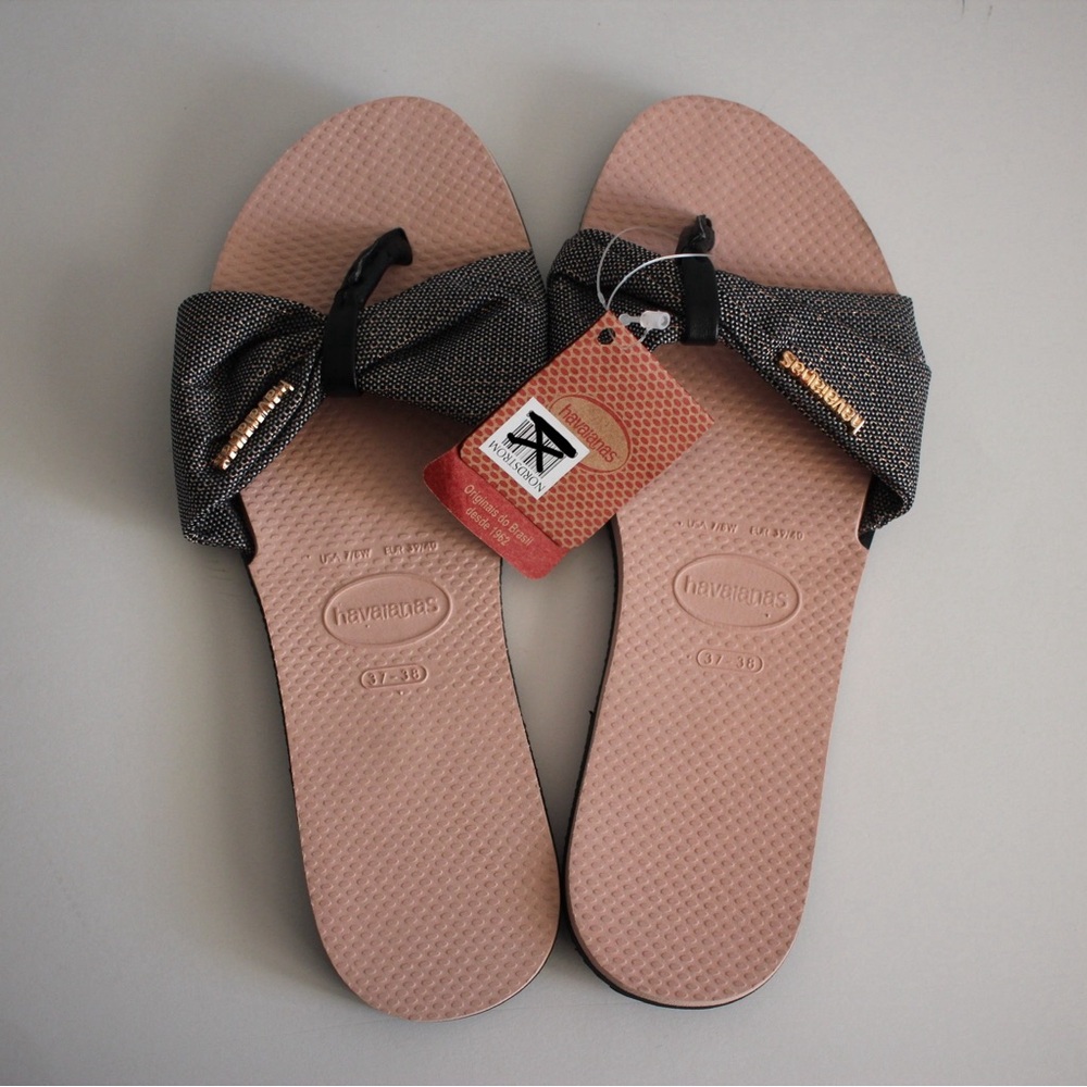 Havaianas Women's Slippers in pink and black